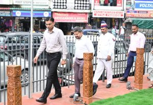 जिलाधिकारी सविन बंसल की पहल पर 11 प्रमुख जंक्शनों पर लगीं ट्रैफिक लाइटें, सड़क सुरक्षा हुई और मजबूत